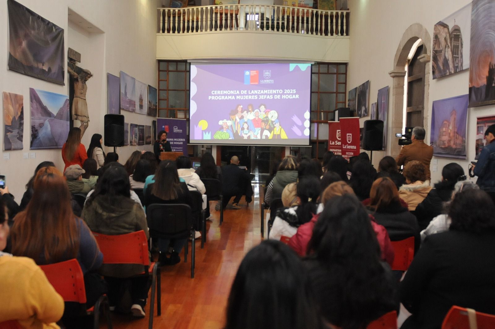 MUNICIPALIDAD DE LA SERENA DA LA BIENVENIDA A NUEVAS PARTICIPANTES DEL PROGRAMA MUJERES JEFAS DE HOGAR 2025